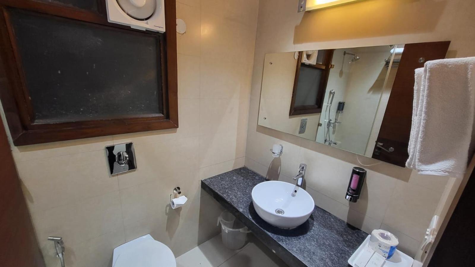 Uds Villa Scandinavian B&B - Next To Vfs Nueva Delhi Exterior foto